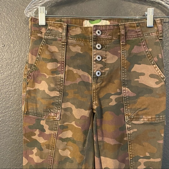 By Anthropologie Jefferson slim utility camo button fly pants size 26 - Picture 5 of 7